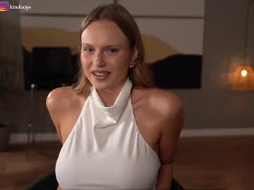 girl cam chillwithkira image #4363176
