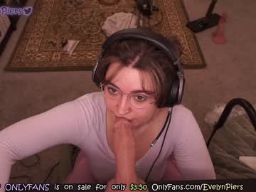 girl cam evelynpiers image #3202713