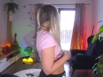 girl cam juicyandthepussyblvd image #2415825