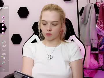 girl cam small_blondee image #2873118