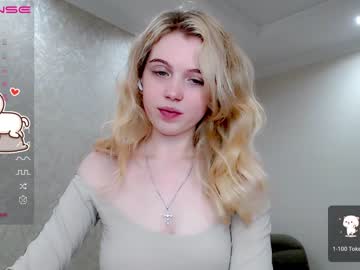 girl cam small_blondee image #2413606