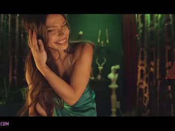 girl cam lucieoude_ image #1511380