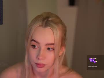 girl cam mother__of__dragons image #4102457