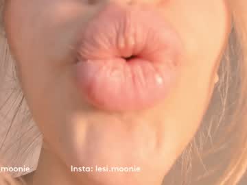 girl cam lesi_moonie image #4624183