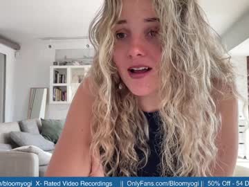 girl cam bloomyogi image #2763694