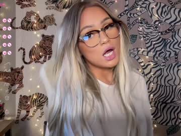 girl cam ari_02 image #3389680