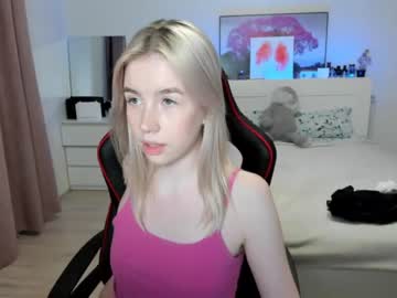 _emiliaaa  girl  cam