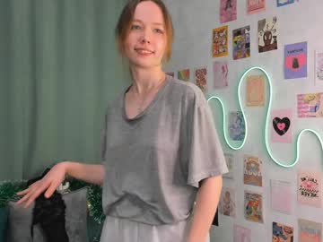 girl cam fly_best image #4681219