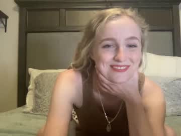 girl cam peachezzs image #1412743