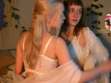girl cam mother__of__dragons image #4039008
