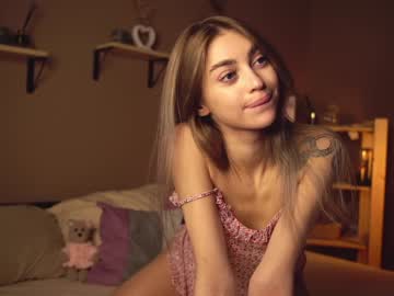 girl cam cuteelsa_ image #3798965