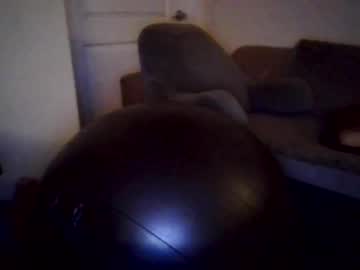 petite_treat_  girl  cam