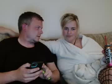 couple cam yeeha_swing_yer_bra image #1066803