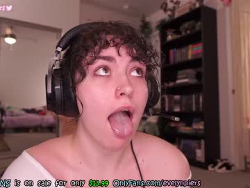 girl cam evelynpiers image #2738735