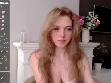 girl cam small_blondee image #1260479