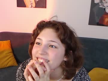 girl cam cherry_lea_ image #3575423