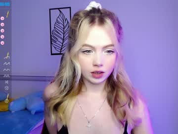 girl cam small_blondee image #2497891