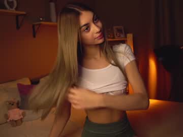 girl cam cuteelsa_ image #3918037