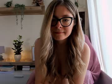 girl cam bestgirl_ofthe_neighborhood image #2397058