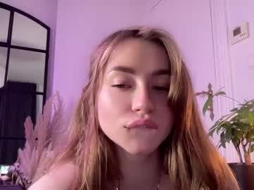girl cam strawberryjamx image #2050313