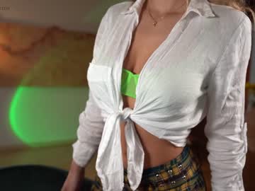 girl cam chillwithkira image #1949941