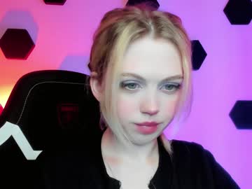 girl cam small_blondee image #2634229