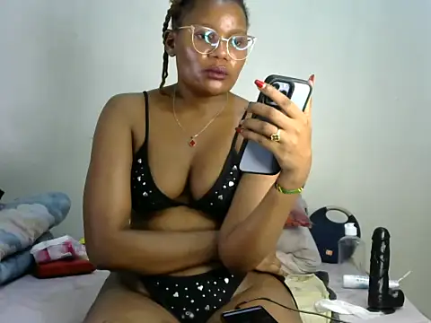 Stripchat sex cam ebony_shilly3